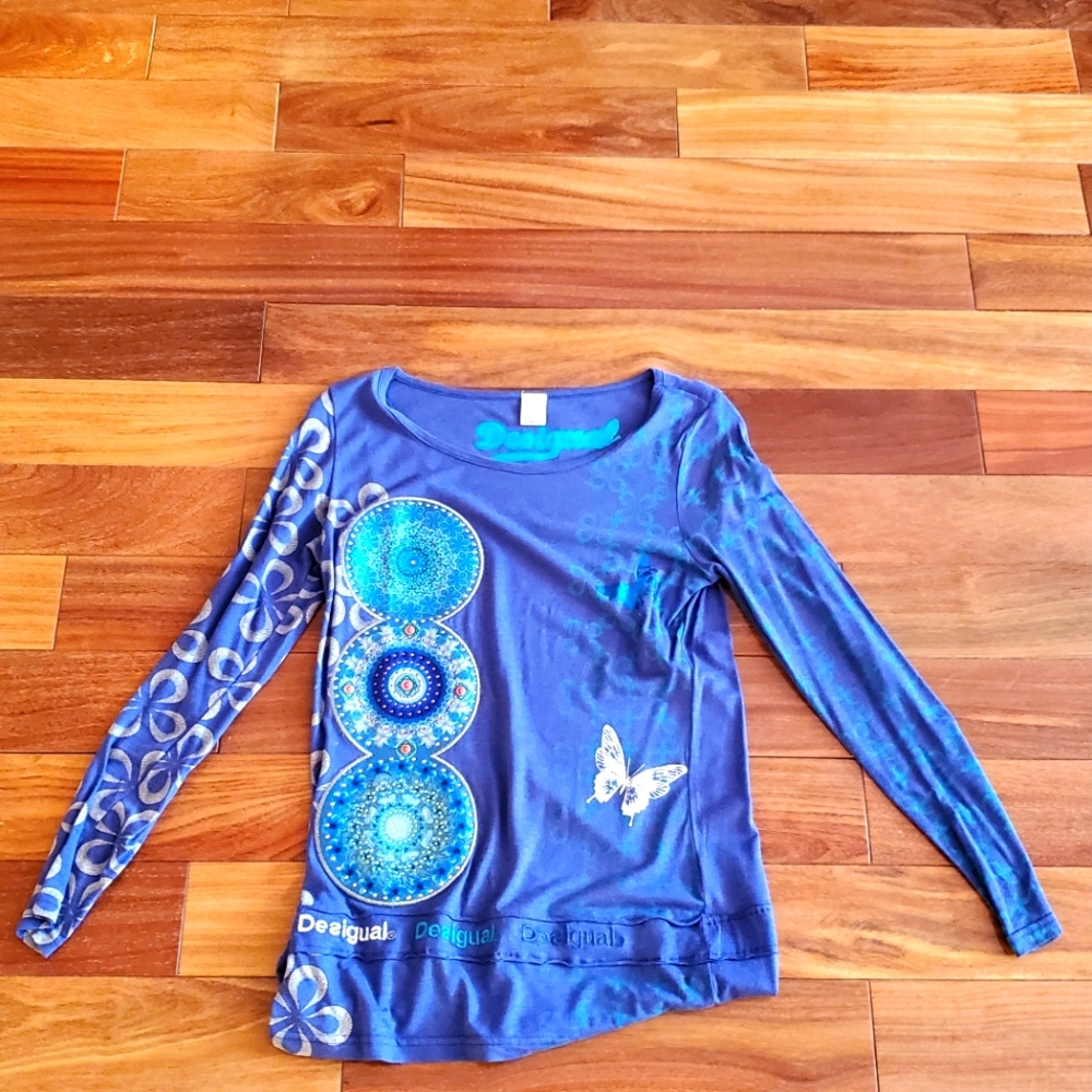 Desigual long sleeve T shirt.
